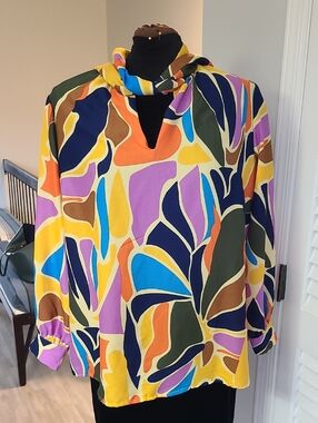 Women’s Multicolor Abstract Print Long-Sleeve Top